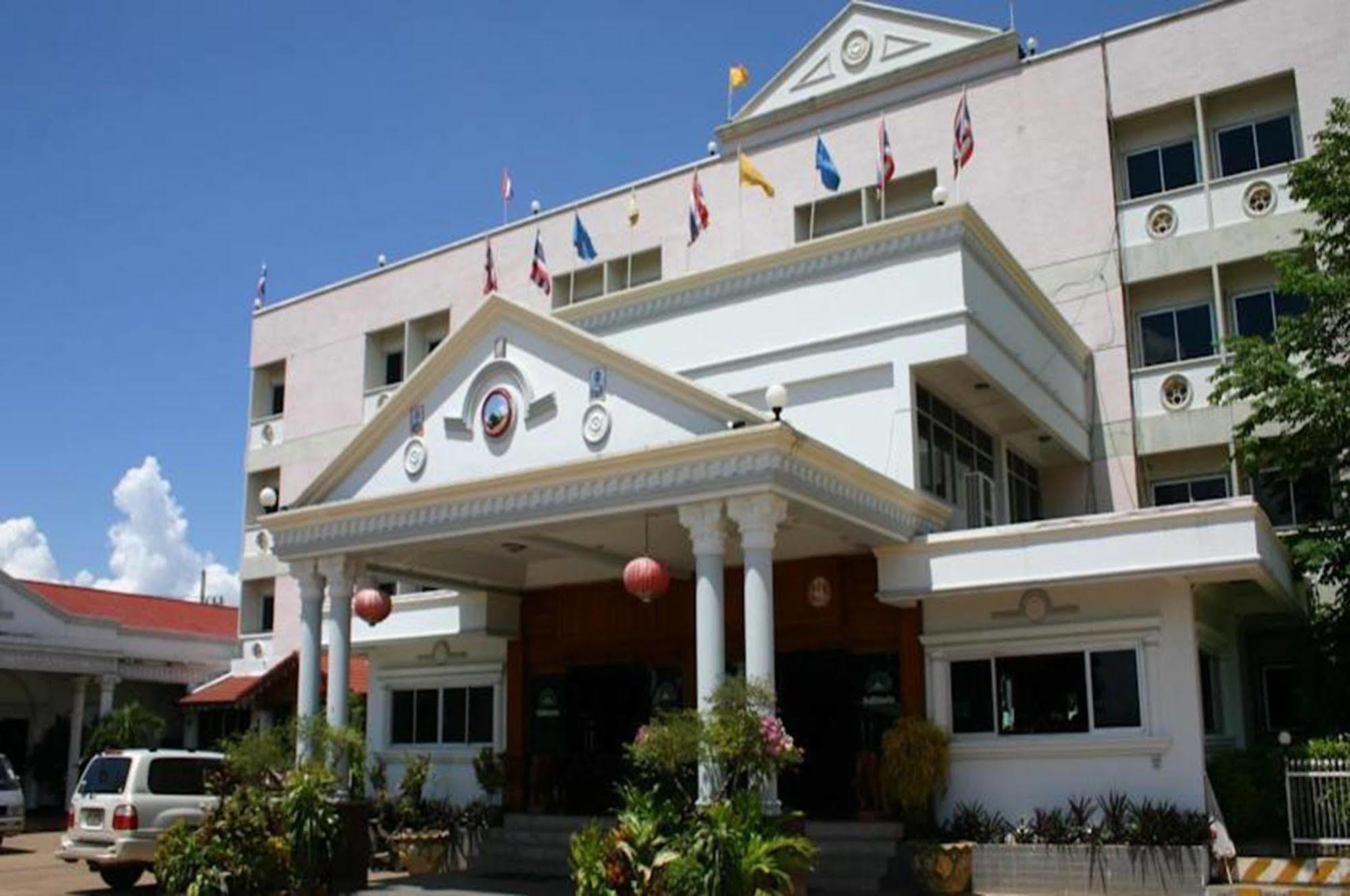 Hotel Sakol Grand Palace Sakon Nakhon Exterior foto