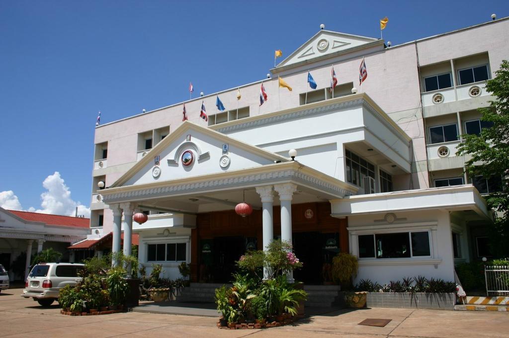 Hotel Sakol Grand Palace Sakon Nakhon Exterior foto